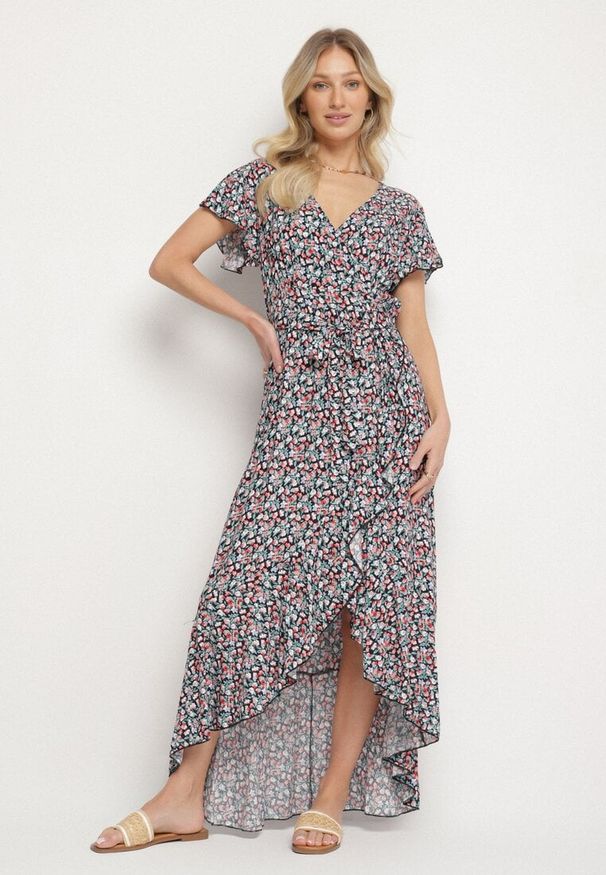 Born2be - Czarno-Zielona Bawełniana Sukienka z Gumką w Talii i Asymetrycznym Dołem Orrizae. Okazja: na co dzień. Typ kołnierza: dekolt kopertowy, kołnierz z falbankami. Kolor: czarny. Materiał: bawełna. Długość rękawa: krótki rękaw. Sezon: wiosna, lato. Typ sukienki: asymetryczne. Styl: casual, elegancki