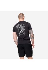 DOMYOS - Koszulka fitness męska Domyos slim krótki rękaw. Kolor: czarny. Materiał: wiskoza, poliester, materiał. Długość rękawa: krótki rękaw. Długość: krótkie. Sport: fitness