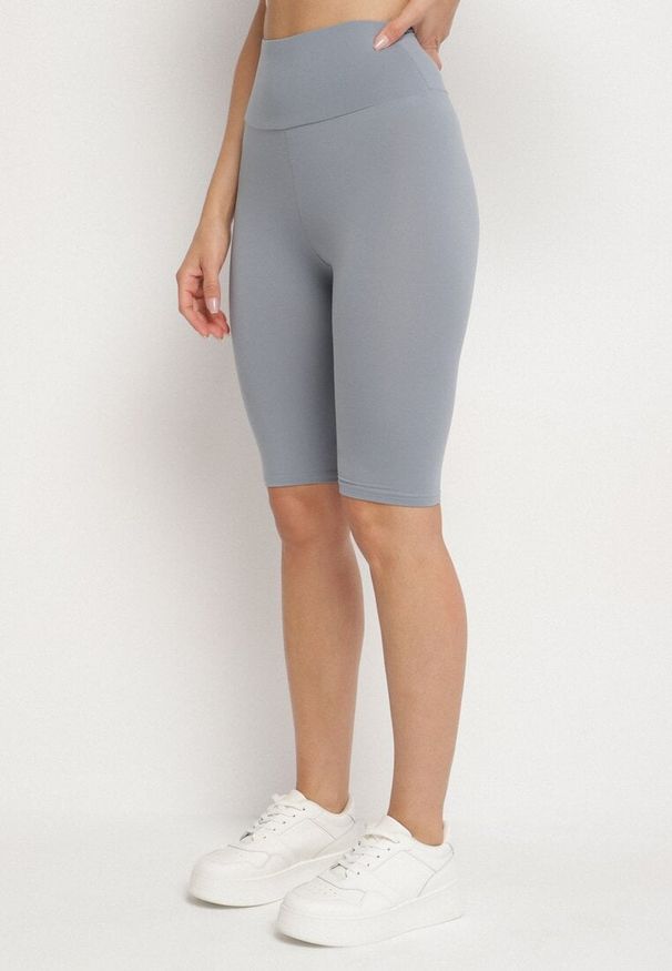 Born2be - Jasnoniebieskie Casualowe Szorty Typu Kolarki Lidessa. Okazja: na co dzień. Kolor: niebieski. Materiał: materiał. Sezon: lato. Styl: casual