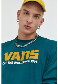 Vans longsleeve bawełniany kolor zielony z nadrukiem. Kolor: zielony. Materiał: bawełna. Długość rękawa: długi rękaw. Wzór: nadruk #5
