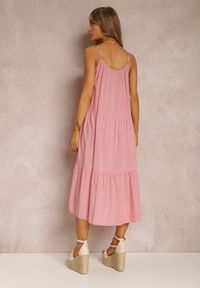 Renee - Różowa Sukienka Ganysius. Kolor: różowy. Długość rękawa: na ramiączkach. Wzór: jednolity. Sezon: lato. Typ sukienki: rozkloszowane. Długość: midi #2