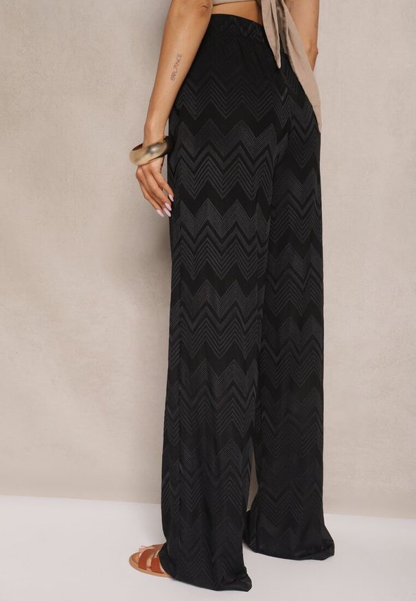 Renee - Czarne Spodnie z Wiskozą o Szerokim Kroju High Waist Weralis. Okazja: na co dzień. Stan: podwyższony. Kolor: czarny. Materiał: wiskoza. Styl: elegancki, casual