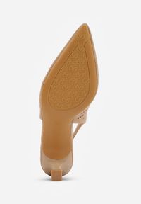 Renee - Ciemnobeżowe Czółenka Slingback VICES na Kaczuszce z Ażurową Cholewką Klephei. Zapięcie: pasek. Kolor: beżowy. Materiał: jeans, skóra, koronka. Szerokość cholewki: normalna. Wzór: ażurowy. Obcas: na szpilce #7