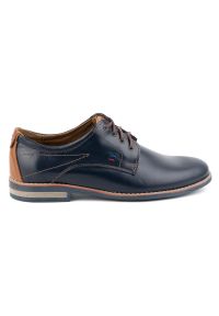 KOMODO Buty męskie skórzane eleganckie 825K granatowe niebieskie. Okazja: na co dzień. Kolor: niebieski. Materiał: skóra. Sezon: lato. Styl: elegancki #1