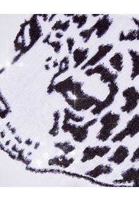 RETROFETE - Biały t-shirt z panterą. Kolor: biały. Materiał: jeans, materiał. Wzór: motyw zwierzęcy #3