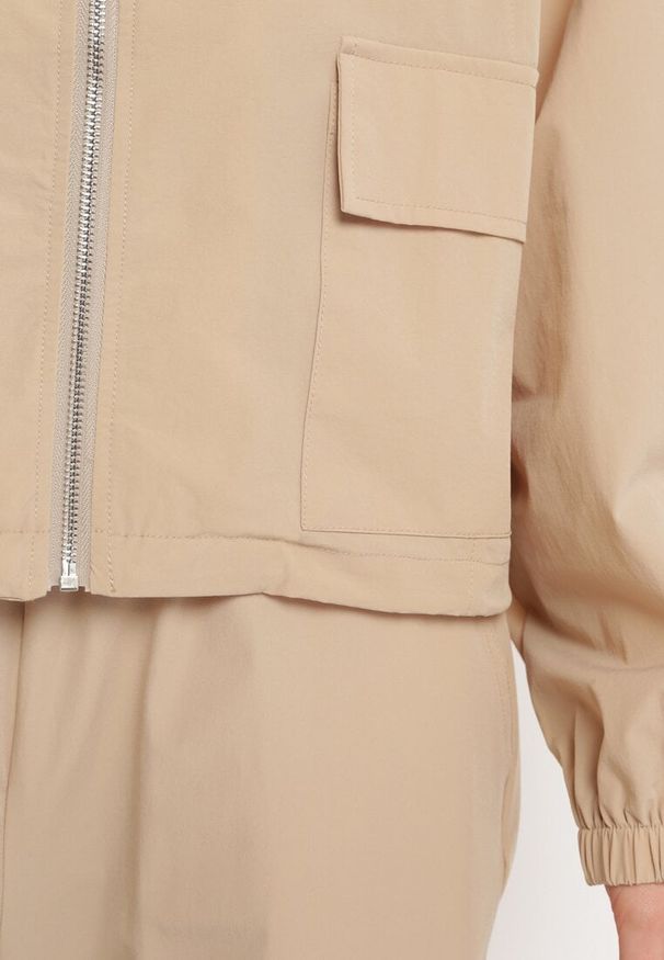 Born2be - Beżowy Komplet Dresowy Rozpinana Bluza ze Ściągaczem i Spodnie Bojówki z Elastyczną Gumką w Pasie Ellsera. Kolor: beżowy. Materiał: dresówka