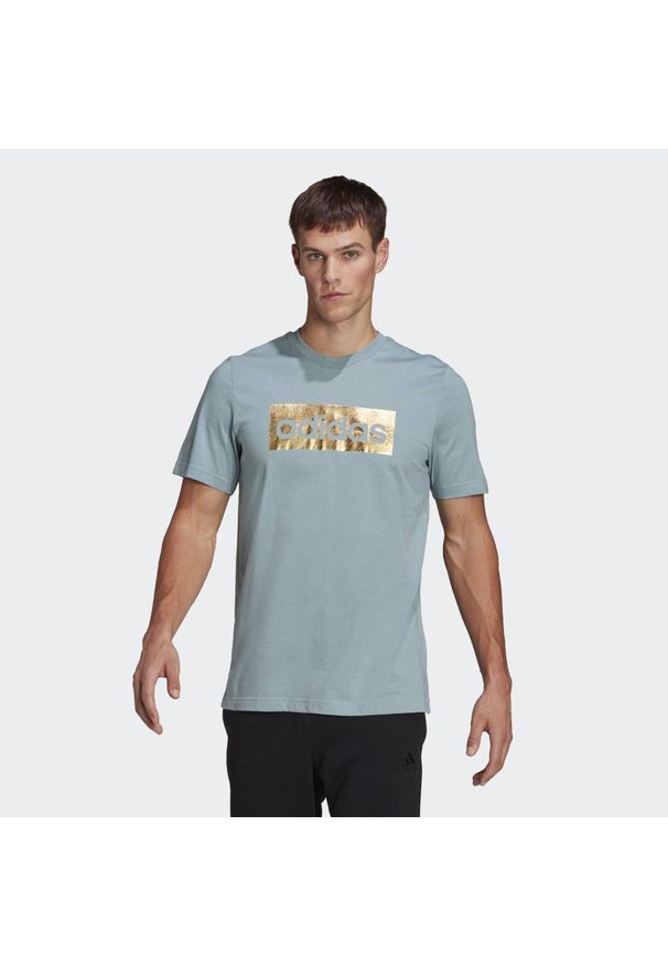 Adidas - Koszulka adidas Foil Box Logo. Kolor: szary, żółty, wielokolorowy. Sport: fitness
