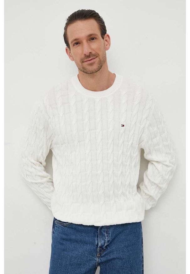 TOMMY HILFIGER - Tommy Hilfiger sweter bawełniany kolor biały lekki. Kolor: biały. Materiał: bawełna. Długość rękawa: długi rękaw. Długość: długie. Wzór: ze splotem