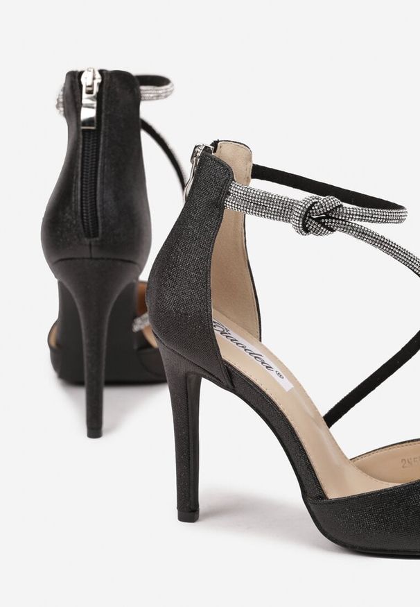 Renee - Czarne Eleganckie Szpilki z Cyrkoniowymi Paskami Alennia. Zapięcie: pasek. Kolor: czarny. Materiał: jeans. Obcas: na szpilce. Styl: elegancki. Wysokość obcasa: średni