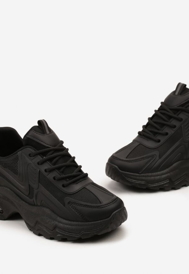 Renee - Czarne Klasyczne Sneakersy Sznurowane na Niskiej Platformie Lenivia. Okazja: na co dzień. Kolor: czarny. Materiał: jeans. Obcas: na platformie