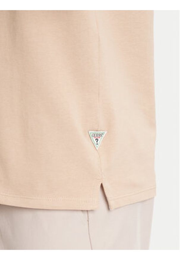 Guess Polo M5YP34 KCJV1 Beżowy Regular Fit. Typ kołnierza: polo. Kolor: beżowy. Materiał: bawełna