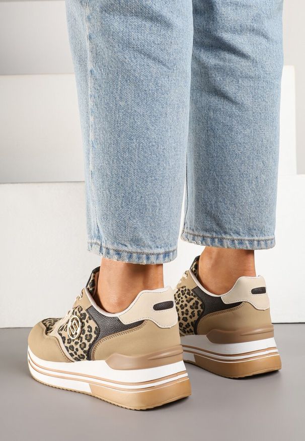 Born2be - Panterkowe Sneakersy na Grubej Podeszwie z Ozdobną Naszywką Ronivelle. Materiał: jeans. Wzór: aplikacja