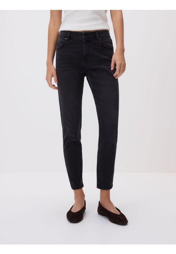 Reserved - Jeansy slim - czarny. Kolor: czarny