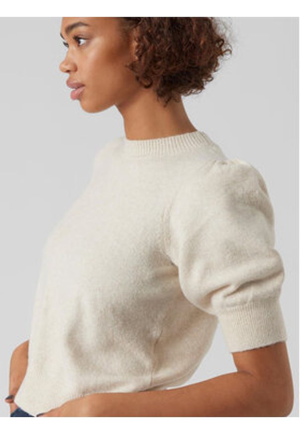 Vero Moda Sweter Doffy 10278313 Écru Regular Fit. Kolor: kremowy. Materiał: syntetyk