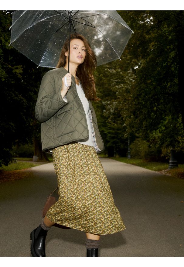 Big-Star - Botki damskie ze skóry naturalnej czarne SS274314 906. Okazja: na co dzień. Nosek buta: okrągły. Zapięcie: bez zapięcia. Kolor: czarny. Materiał: skóra. Obcas: na obcasie. Styl: elegancki, casual. Wysokość obcasa: niski