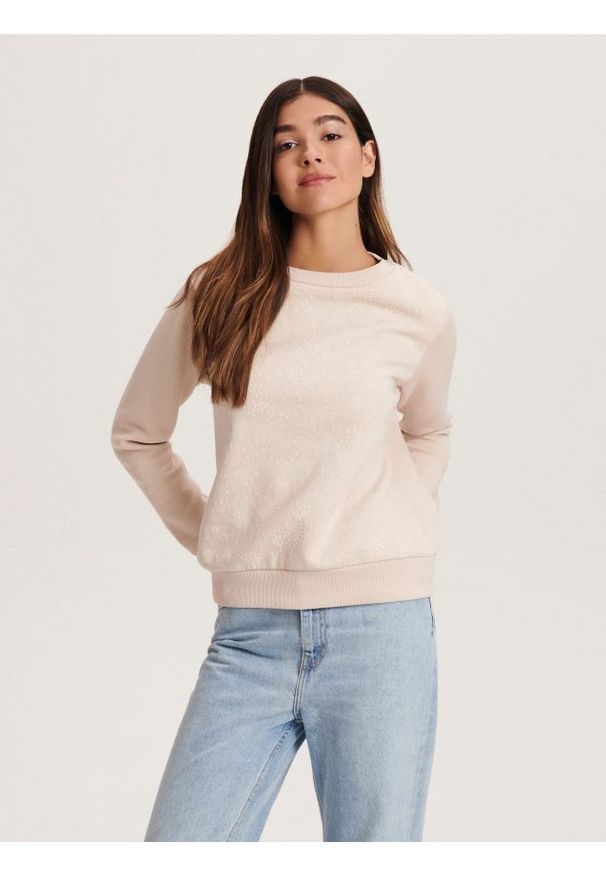 Reserved - Bluza ze strukturalnej dzianiny - pastelowy róż. Kolor: różowy. Materiał: dzianina