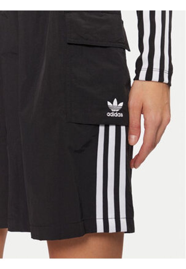 Adidas - adidas Szorty sportowe adicolor JH1077 Czarny Loose Fit. Kolor: czarny. Materiał: syntetyk
