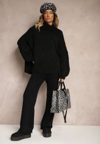 Renee - Czarny Golf Oversize z Domieszką Wełny Asintavira. Okazja: na co dzień. Typ kołnierza: golf. Kolor: czarny. Materiał: wełna. Długość rękawa: długi rękaw. Długość: długie. Styl: elegancki, casual #3