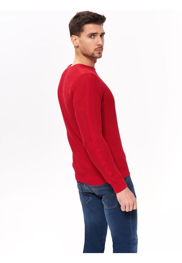 TOP SECRET - Sweter z grubej przędzy. Okazja: na co dzień. Kolor: czerwony. Materiał: dzianina. Sezon: wiosna, lato. Styl: casual