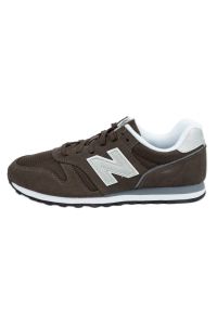 Buty New Balance M ML373CB2 brązowe. Okazja: na co dzień. Zapięcie: sznurówki. Kolor: brązowy. Materiał: guma, syntetyk, materiał, skóra. Szerokość cholewki: normalna. Model: New Balance 373