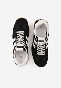 Renee - Czarne Klasyczne Sneakersy Zdobione Siateczkowymi Wstawkami Eilshoy. Okazja: na co dzień. Kolor: czarny. Materiał: jeans. Wzór: aplikacja #7