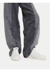 Reebok Sneakersy MEMT AR30124WCCG Écru. Kolor: kremowy. Materiał: skóra #1