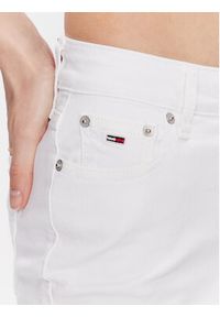 Tommy Jeans Szorty jeansowe Nora DW0DW15809 Biały Skinny Fit. Kolor: biały. Materiał: jeans, bawełna