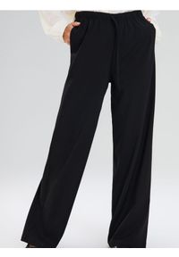 Sinsay - Spodnie wide leg z kieszeniami - czarny. Kolor: czarny