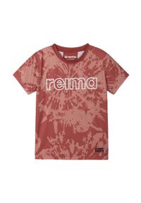 Reima t-shirt dziecięcy Vauhdikas kolor czerwony wzorzysty. Okazja: na co dzień. Kolor: czerwony. Materiał: materiał, dzianina. Styl: casual #1