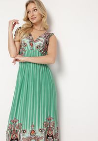 Born2be - Zielona Sukienka z Troczkami w Ramionach Rozkloszowana z Dekoltem w V Araxeda. Typ kołnierza: dekolt w kształcie V. Kolor: zielony. Sezon: lato. Styl: elegancki #2