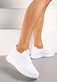 Renee - Białe Buty Sportowe z Wsuwaną Elastyczną Cholewką Slaia. Kolor: biały. Szerokość cholewki: normalna