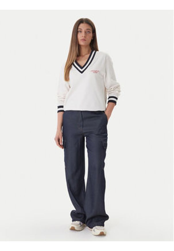 Guess Bluza GUESS x NORTH SAILS W6GQ11 K3480 Écru Regular Fit. Kolor: kremowy. Materiał: bawełna