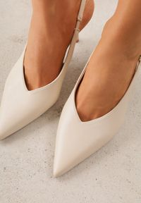 Renee - Beżowe Szpilki Slingback VICES z Cholewką z Wycięciem V Natonale. Zapięcie: bez zapięcia. Kolor: beżowy. Materiał: koronka. Szerokość cholewki: normalna. Obcas: na szpilce #5