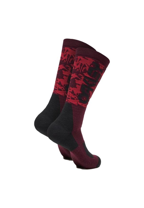 Skarpetki turystyczne wysokie unisex Oakley Wanderlust Perf Socks. Kolor: czerwony. Sport: turystyka piesza