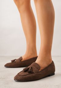 Born2be - Brązowe Mokasyny z Imitacji Zamszu z Ozdobną Perforacją i Frędzlami Yenone. Okazja: na co dzień, na spotkanie biznesowe, do pracy. Kolor: brązowy. Materiał: zamsz. Styl: casual, biznesowy, klasyczny #1