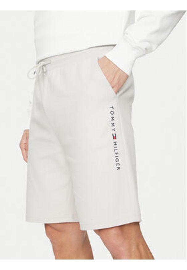 TOMMY HILFIGER - Tommy Hilfiger Szorty sportowe UM0UM03452 Szary Regular Fit. Kolor: szary. Materiał: syntetyk, bawełna. Styl: sportowy