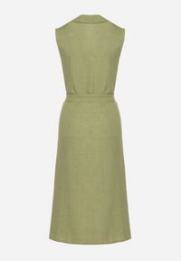 Born2be - Zielona Sukienka Bez Rękawów o Koszulowym Kroju z Paskiem Zdobiona Haftem Fodarela. Okazja: na co dzień. Kolor: zielony. Długość rękawa: bez rękawów. Wzór: aplikacja, haft. Sezon: lato. Typ sukienki: koszulowe. Styl: klasyczny, casual, elegancki #6