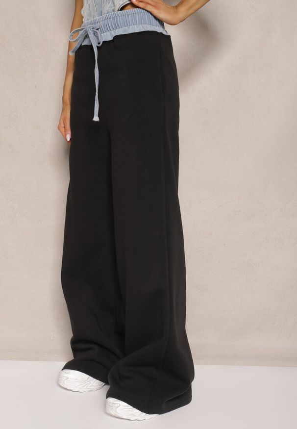 Renee - Czarno-Niebieskie Spodnie z Bawełną o Szerokim Kroju High Waist Ozdobione Sznurkami Annoriel. Okazja: na co dzień. Stan: podwyższony. Kolor: czarny. Materiał: bawełna. Długość: krótkie. Wzór: aplikacja. Styl: elegancki, casual