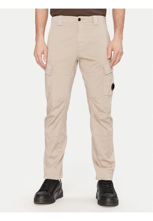 C.P. Company Spodnie materiałowe 18CMPA056A005694G Khaki Regular Fit. Kolor: brązowy. Materiał: bawełna