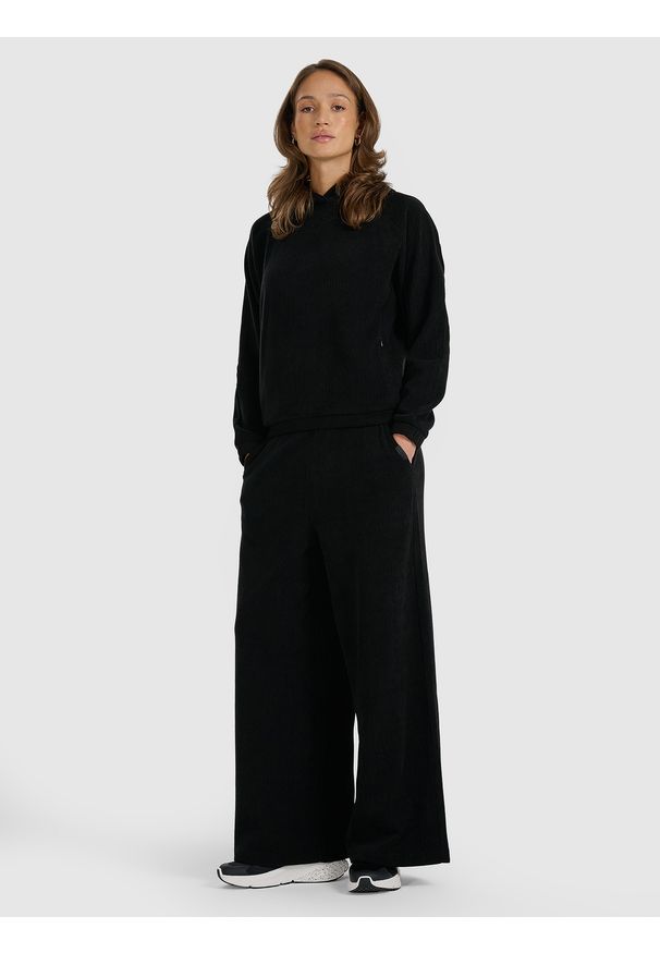 4f - 4F Bluza dresowa nierozpinana z kapturem damska - czarna L. Okazja: na co dzień. Typ kołnierza: kaptur. Kolor: czarny. Materiał: dresówka. Styl: casual