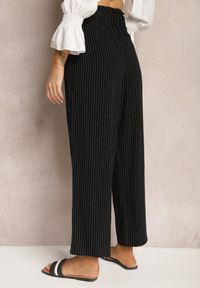 Renee - Czarne Spodnie Regular w Prążki High Waist Sallamia. Okazja: na co dzień. Stan: podwyższony. Kolor: czarny. Materiał: tkanina. Wzór: prążki. Styl: klasyczny, elegancki, casual #5