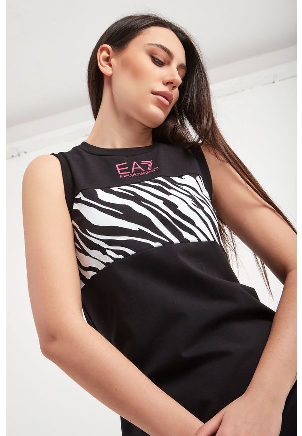 EA7 Emporio Armani - Sukienka EA7 EMPORIO ARMANI. Wzór: motyw zwierzęcy, nadruk. Długość: mini