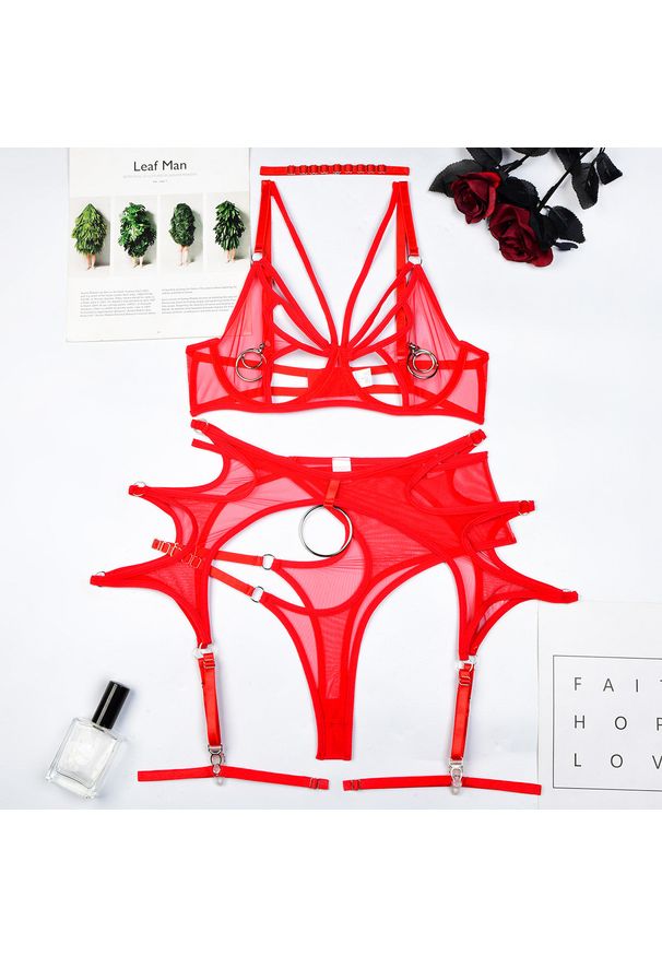 Intica - Komplet bielizny z wycięciami na romantyczne wieczory Alison. Kolor: czerwony. Materiał: tkanina, materiał