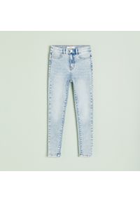Reserved - Jeansy z wysokim stanem - Niebieski. Stan: podwyższony. Kolor: niebieski. Materiał: jeans #1