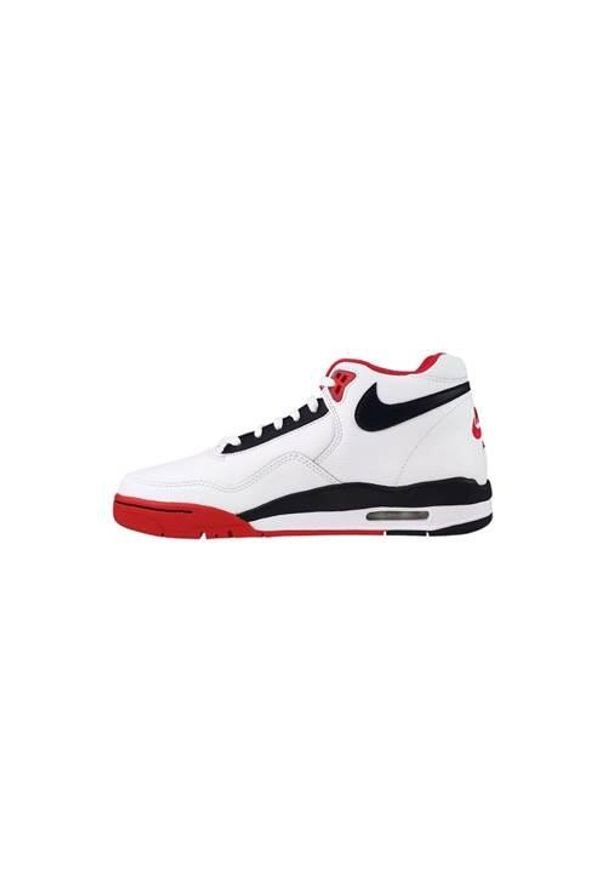 Buty do chodzenia męskie Nike Flight Legacy. Zapięcie: sznurówki. Kolor: biały. Materiał: guma, materiał, syntetyk. Szerokość cholewki: normalna. Sport: turystyka piesza
