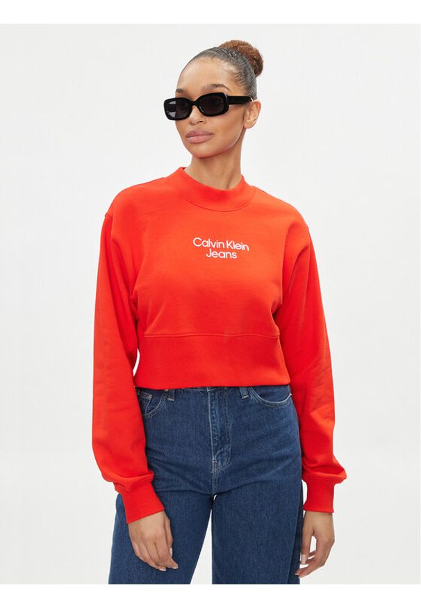 Calvin Klein Jeans Bluza Stacked Institutional J20J221466 Czerwony Regular Fit. Kolor: czerwony. Materiał: bawełna