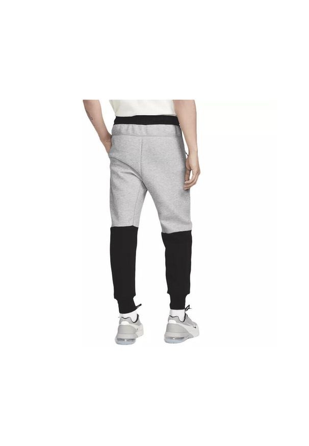 Spodnie sportowe męskie Nike Tech Fleece. Kolor: czarny, szary, wielokolorowy. Materiał: dresówka. Sport: bieganie