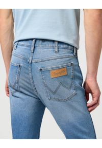 Wrangler - WRANGLER LARSTON MĘSKIE SPODNIE JEANSOWE JEANSY DŻINSY CLEVER BLUE W112352836