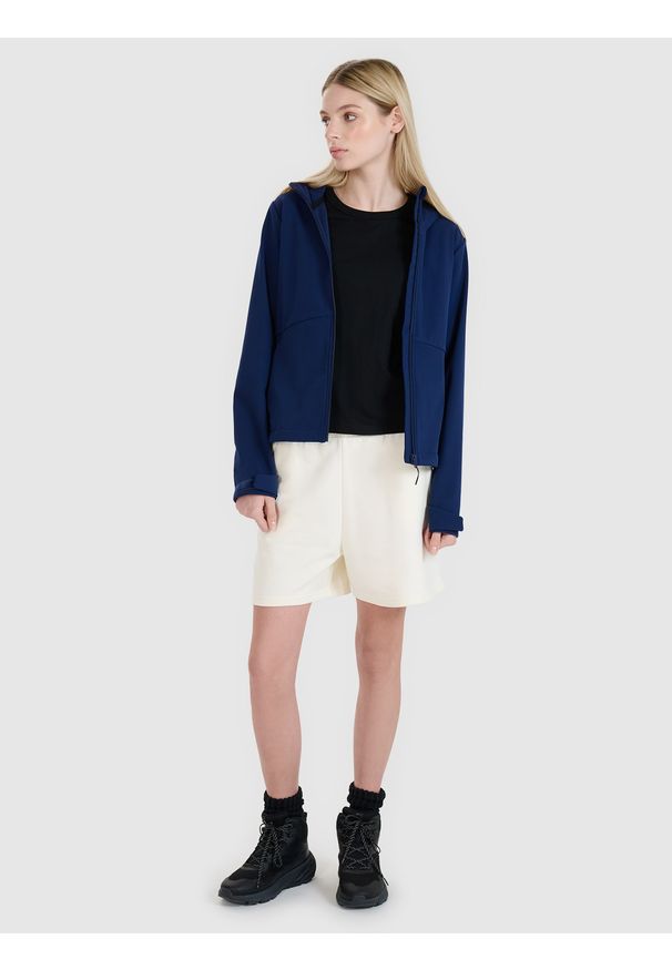 4f - 4F Kurtka softshell wiatroodporna membrana 5000 damska - granatowa M. Typ kołnierza: kaptur. Kolor: niebieski. Materiał: softshell. Technologia: Windstopper. Sezon: zima