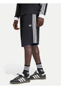Adidas - adidas Szorty sportowe 3-Stripes KE3566 Czarny Regular Fit. Kolor: czarny. Materiał: bawełna. Styl: sportowy #1